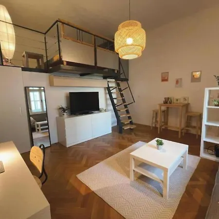 Netradicny V Centre Апартаменты Братислава