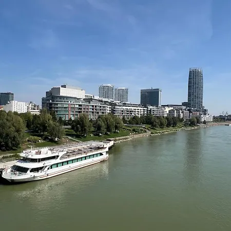 Netradicny V Centre Apartment Bratislava